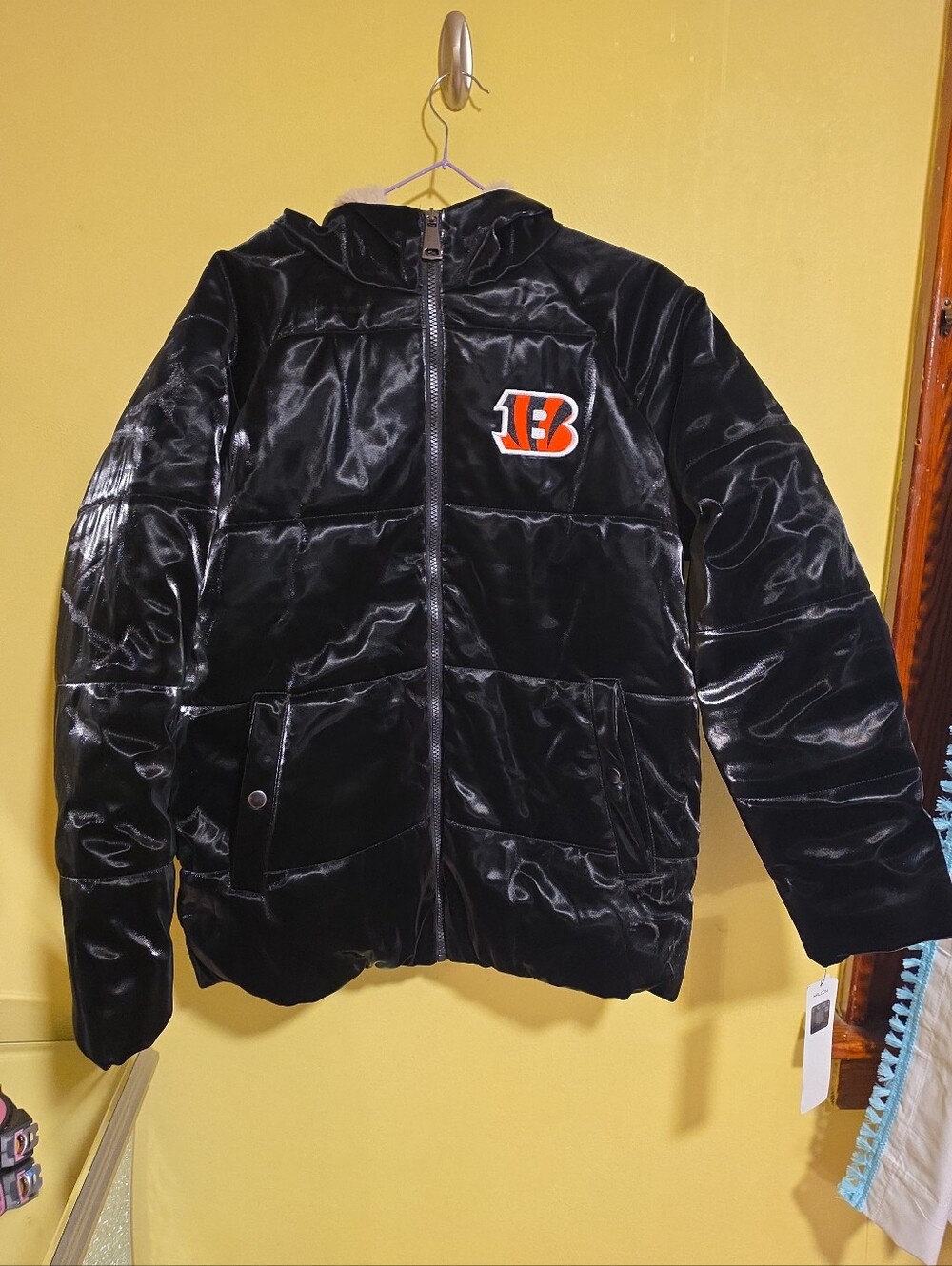 NWT Cincinnati Bengals Women's Small Glossy Puffer Winter Coat NFL Team Apparel
